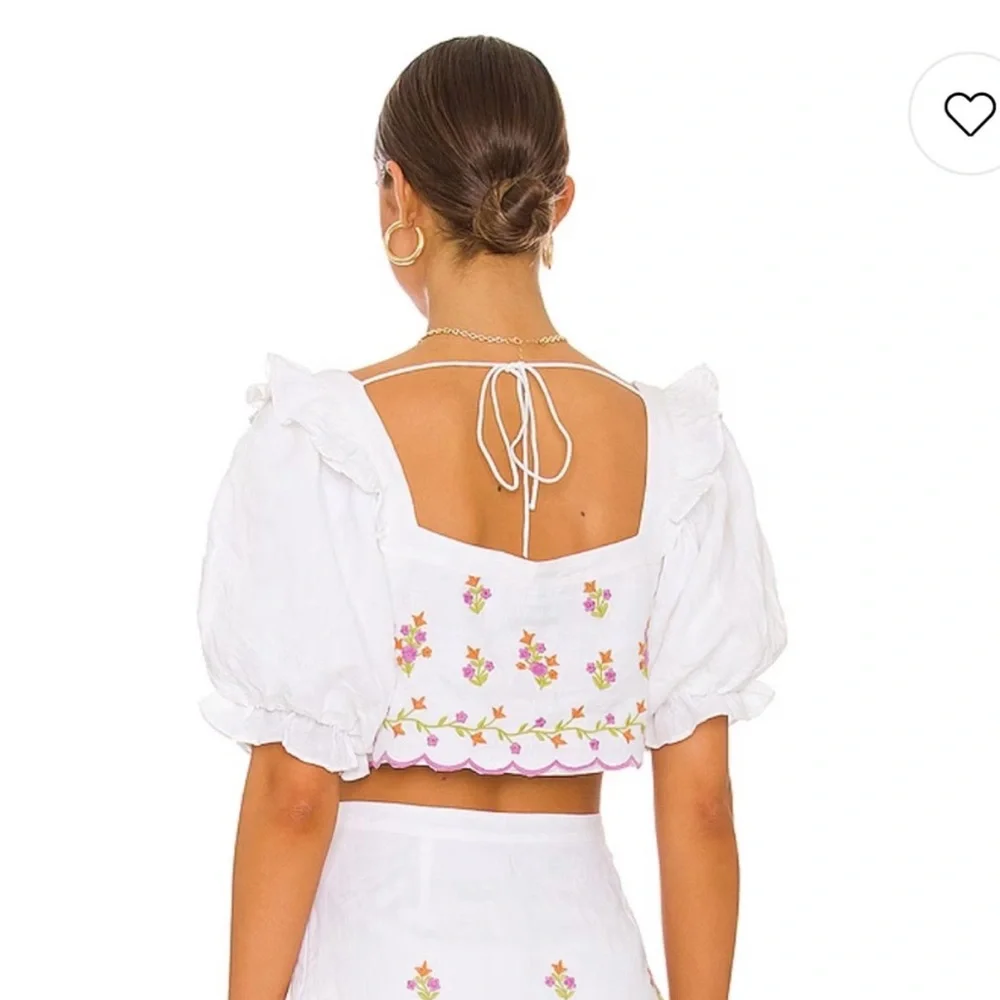 MAJORELLE “Wesley” White Ivory Linen Crop Top with Pastel Embroidered Floral - Picture 2 of 8